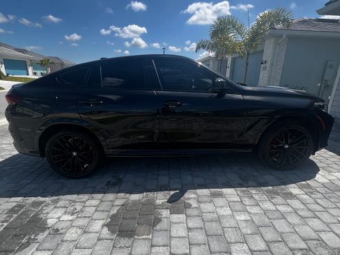 Used 2021 BMW X6 M50i AWD/4WD image 2