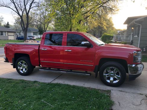 Used 2017 Chevrolet Silverado 1500 LTZ w/ Sport Package image 9