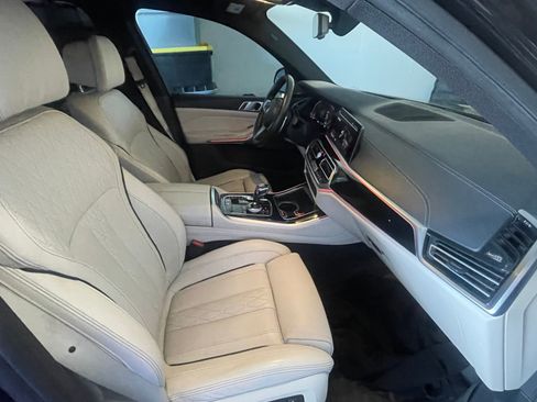 Used 2019 BMW X5 xDrive40i w/ M Sport Package image 5