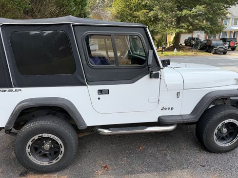 Used 1994 Jeep Wrangler SE image 6