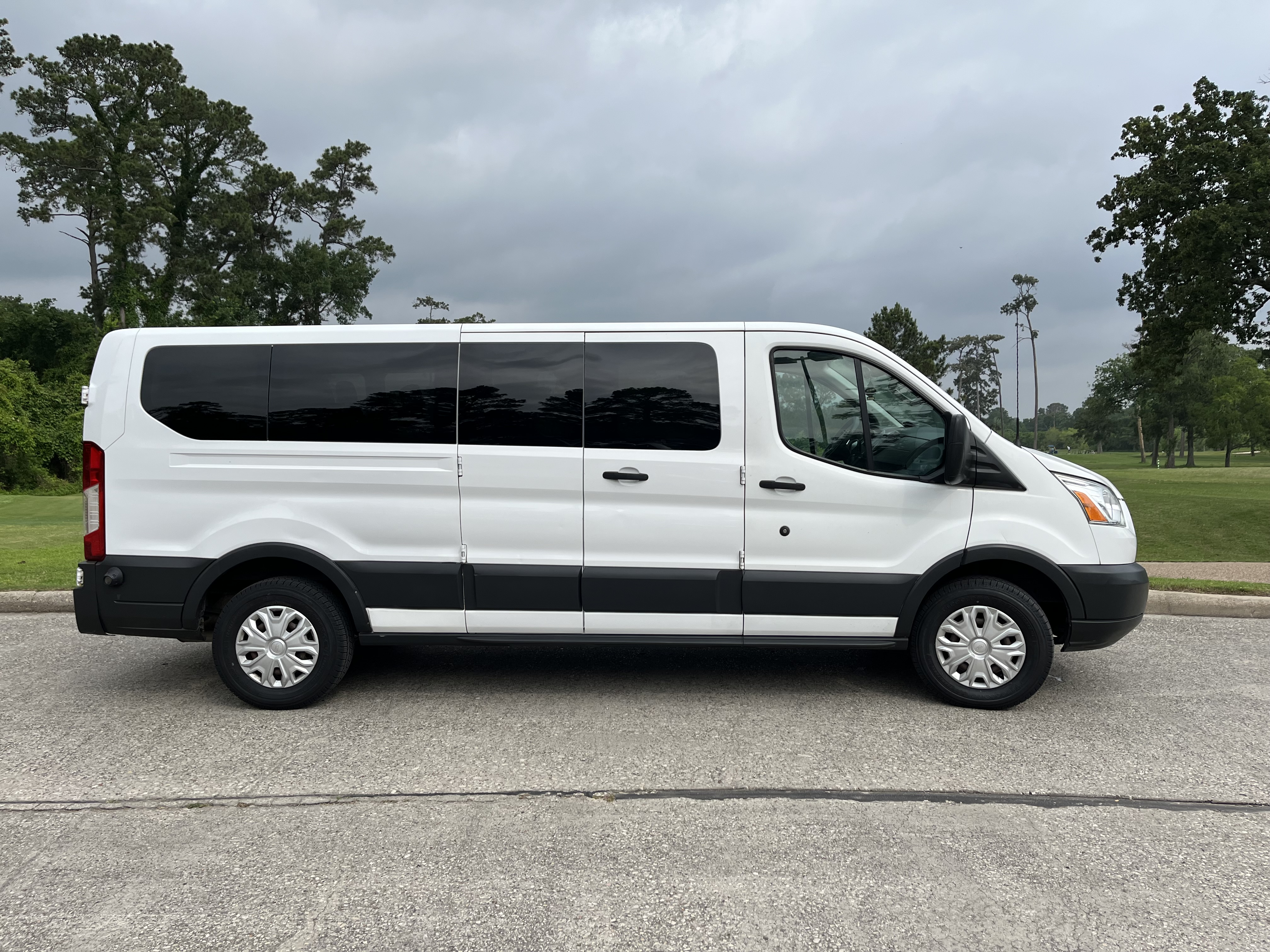 Used 2016 Ford Transit 350 XLT RWD image 5