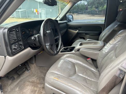 Used 2003 Chevrolet Tahoe Z71 image 10