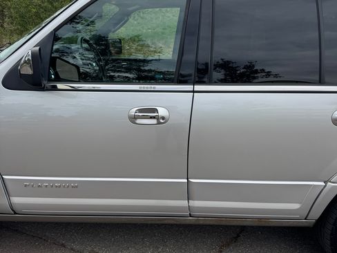 Used 2015 Ford Expedition Platinum AWD/4WD image 6
