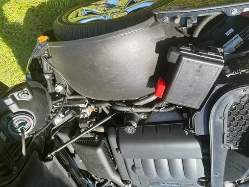 Used 2007 Pontiac Solstice Convertible image 15