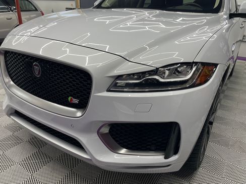 Used 2019 Jaguar F-PACE S image 9