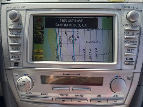 Used 2011 Toyota Camry Hybrid image 9