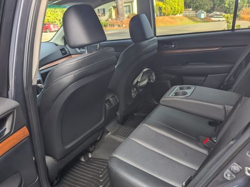 Used 2014 Subaru Outback 3.6R Limited image 18