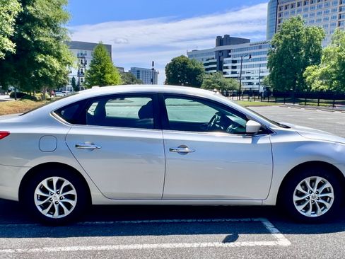 Used 2018 Nissan Sentra SV FWD image 5
