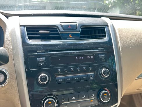 Used 2013 Nissan Altima 2.5 S FWD image 13