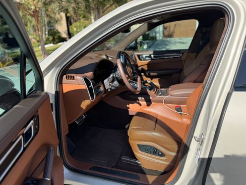 Used 2023 Porsche Cayenne GTS image 6