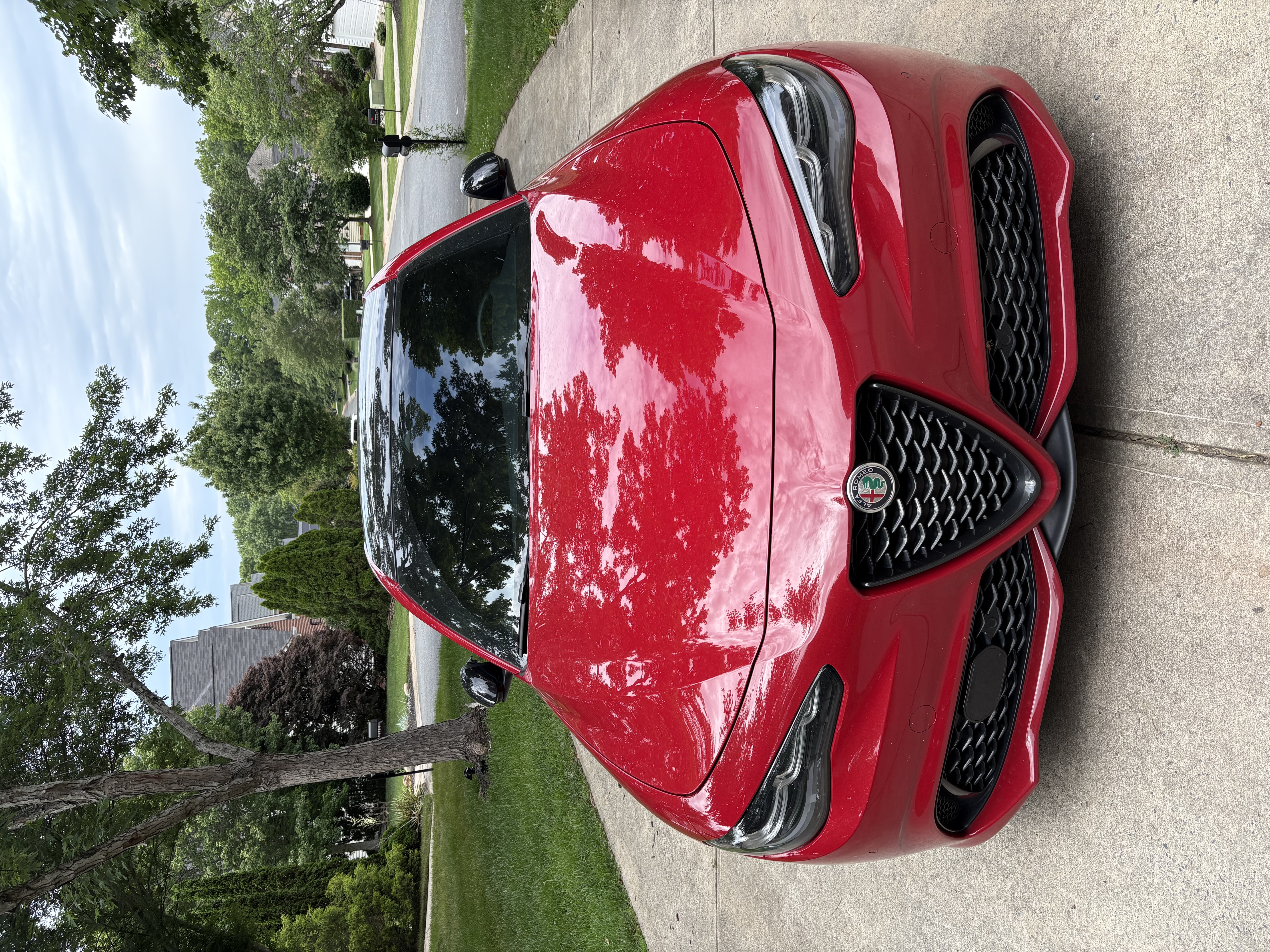 Used 2024 Alfa Romeo Giulia Veloce RWD image 2