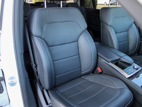 Used 2015 Mercedes-Benz GL 550 4MATIC image 20