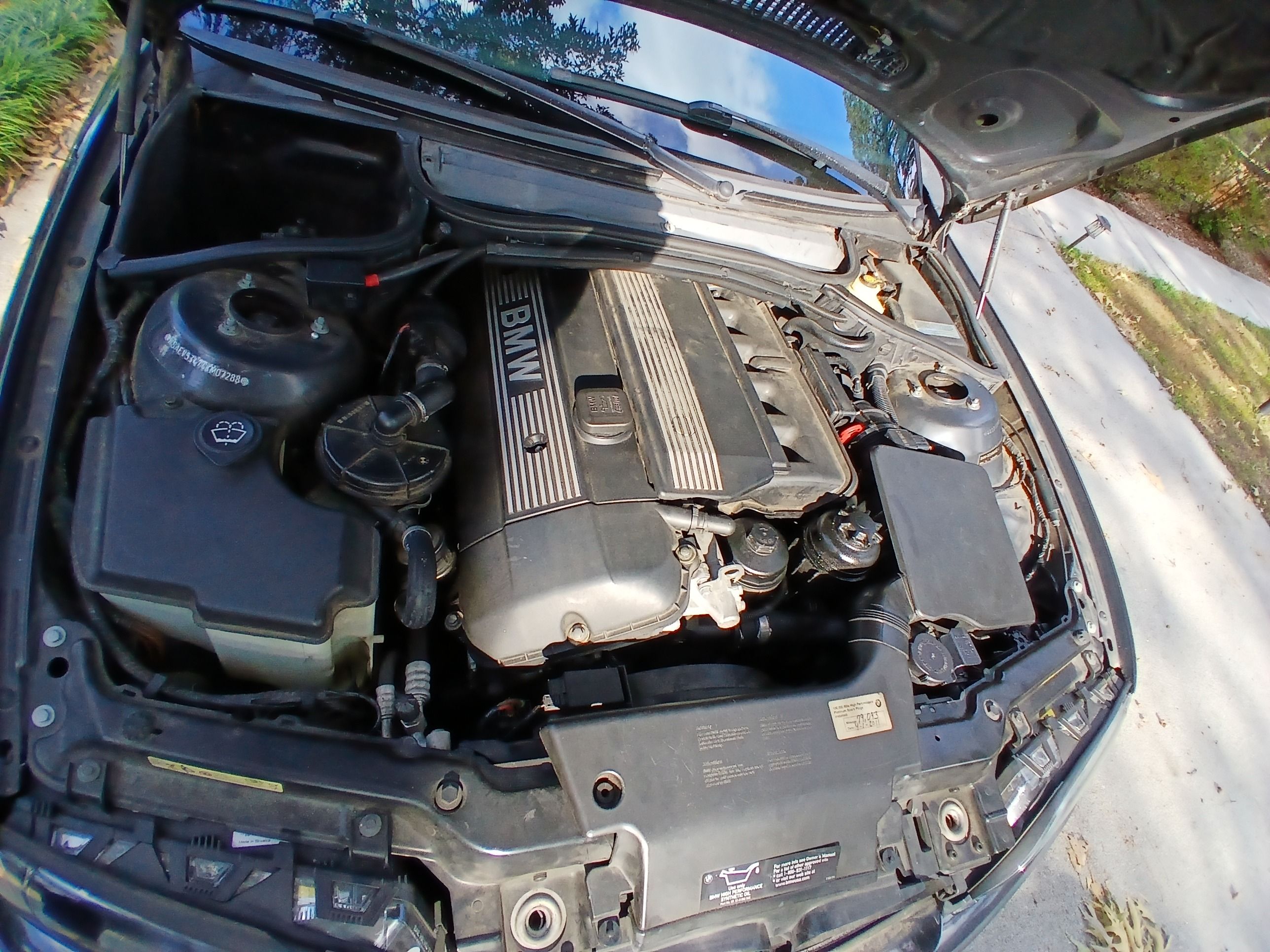Used 2004 BMW 330i Sedan RWD image 5