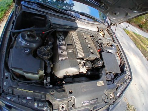 Used 2004 BMW 330i Sedan RWD image 5