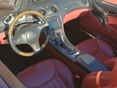 Used 2009 Mercedes-Benz SL 550 image 12