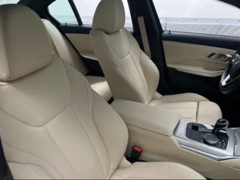 Used 2021 BMW 330e w/ Convenience Package RWD image 9