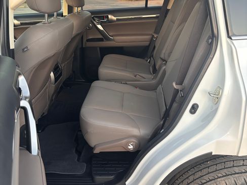 Used 2022 Lexus GX 460 Premium w/ Accessory Package AWD/4WD image 11