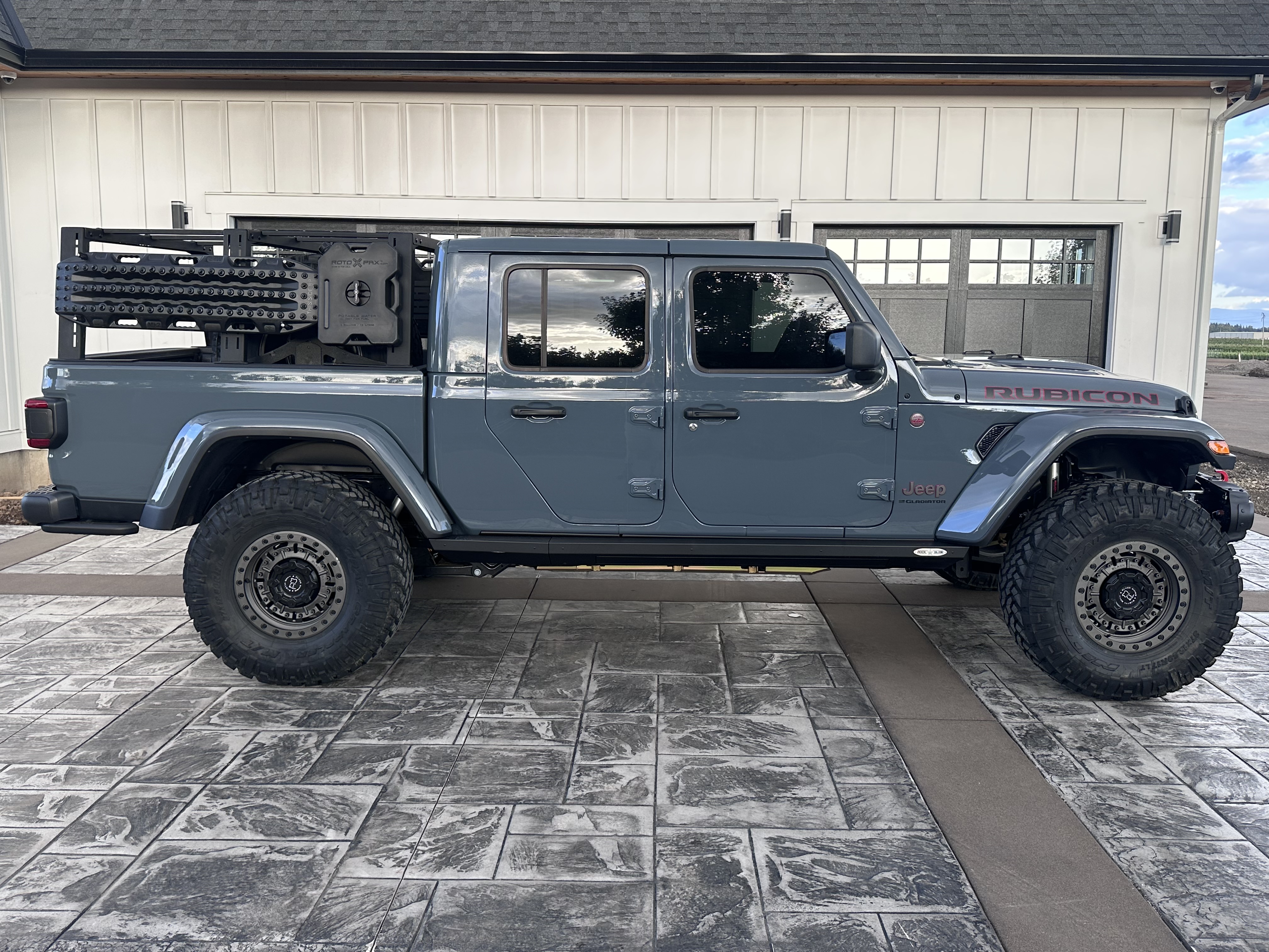 Used 2025 Jeep Gladiator Rubicon AWD/4WD image 6