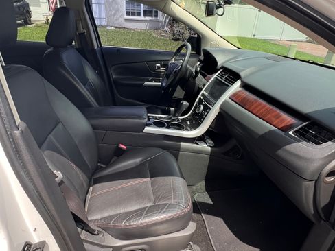 Used 2011 Ford Edge Limited w/ 302A Rapid Spec Order Code FWD image 2