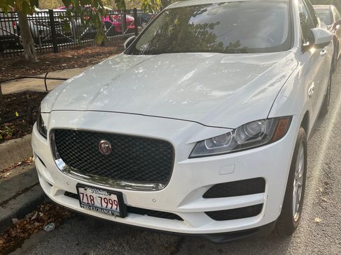 Used 2019 Jaguar F-PACE Prestige image 5