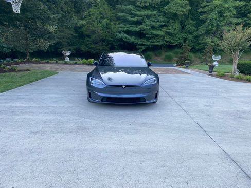 Used 2021 Tesla Model S Plaid image 4