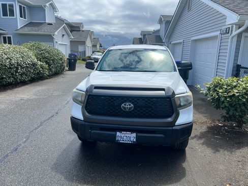 Used 2018 Toyota Tundra SR AWD/4WD image 8