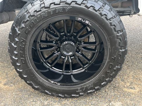 Used 2024 Ford F350 Platinum image 1