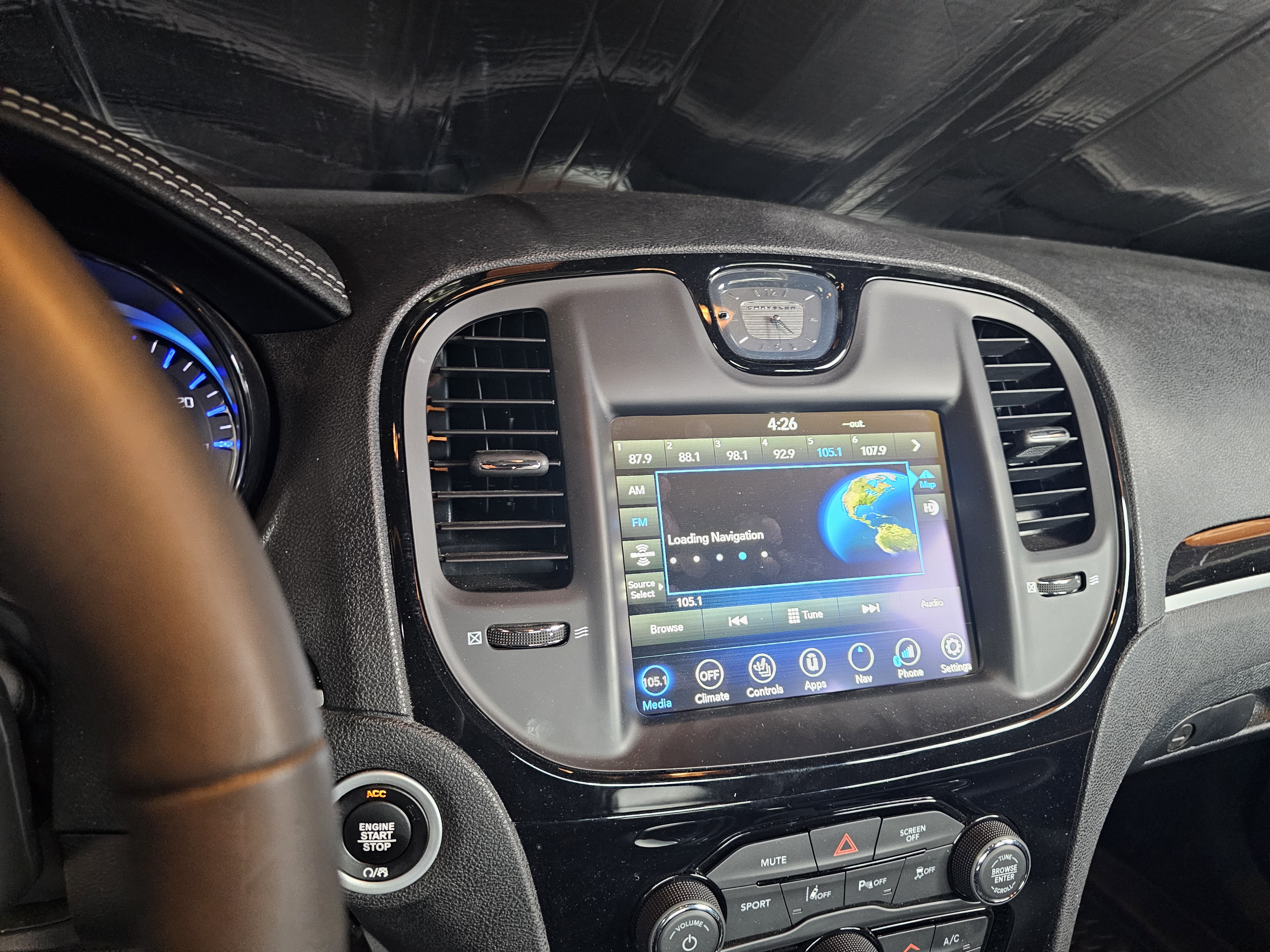 Used 2023 Chrysler 300 S w/ Comfort Group RWD image 4