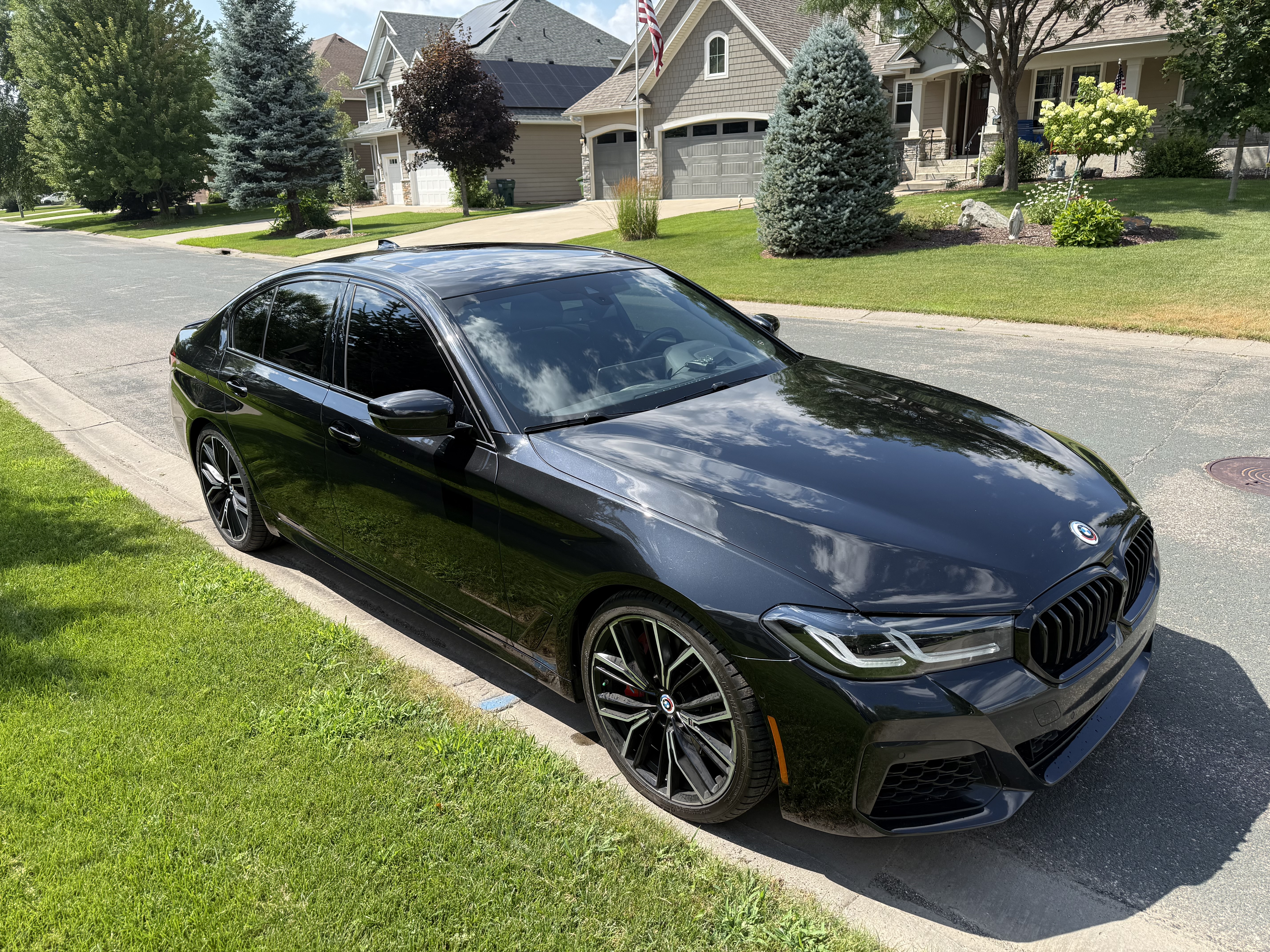 Used 2023 BMW M550i xDrive w/ Dynamic Handling Package AWD/4WD image 1