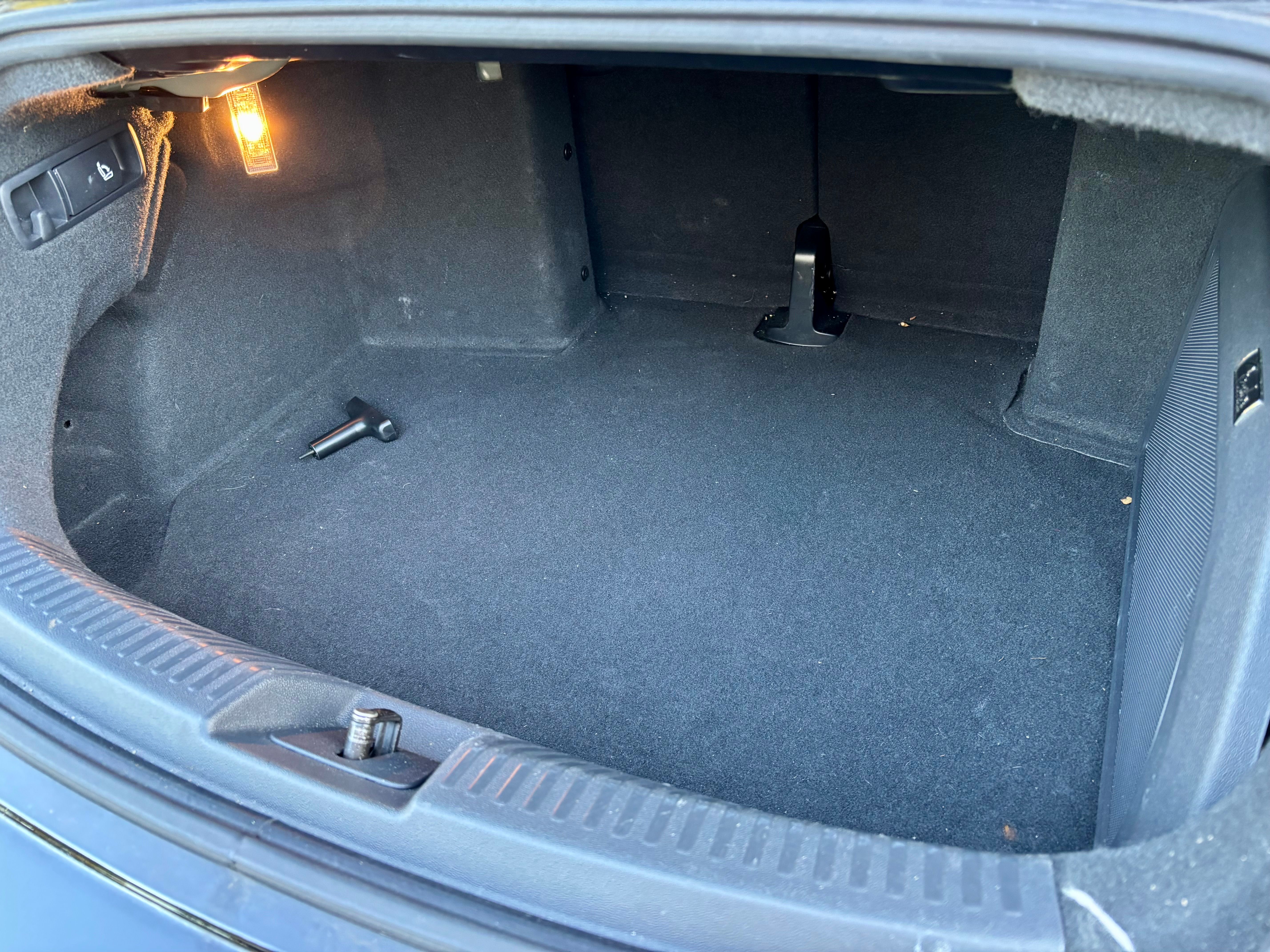 Used 2014 Volkswagen Beetle TDI FWD image 26