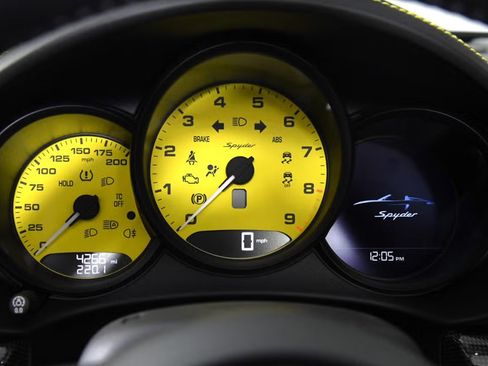 Used 2020 Porsche 718 Boxster Spyder image 12