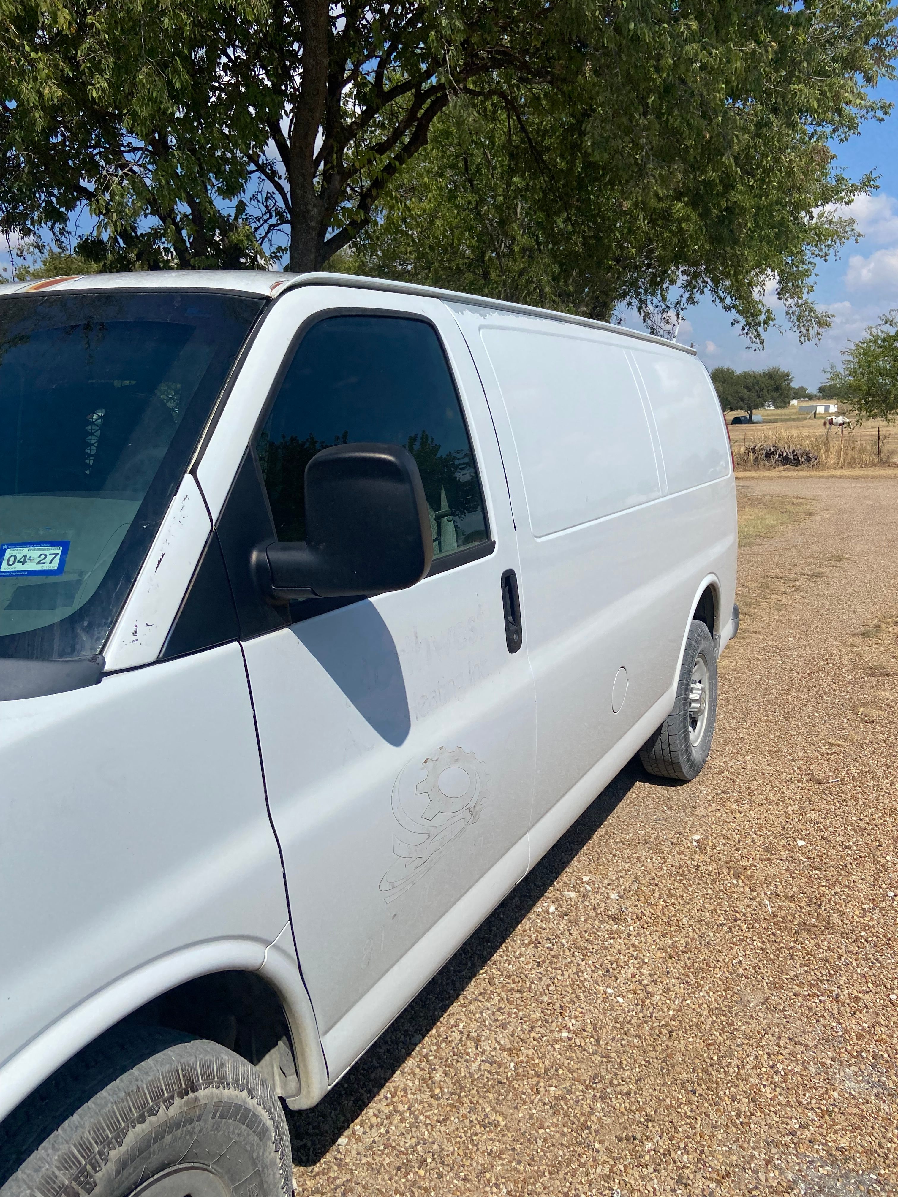 Used 2012 Chevrolet Express 2500 RWD image 11