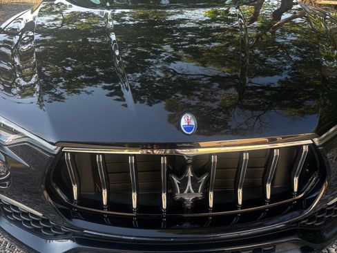 Used 2021 Maserati Levante GranLusso AWD/4WD image 1