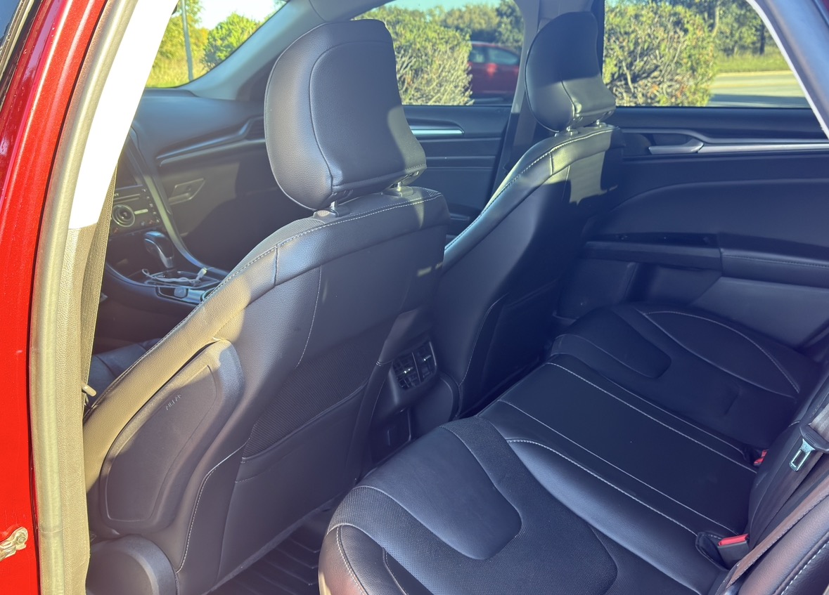 Used 2016 Ford Fusion Titanium FWD image 5