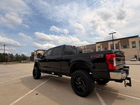 Used 2019 Ford F250 Lariat w/ Lariat Ultimate Package image 17