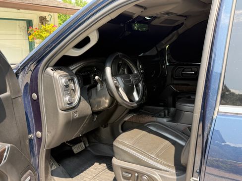 Used 2022 GMC Sierra 3500 Denali AWD/4WD image 5