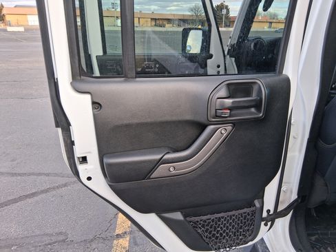 Used 2018 Jeep Wrangler Unlimited Sport S image 14