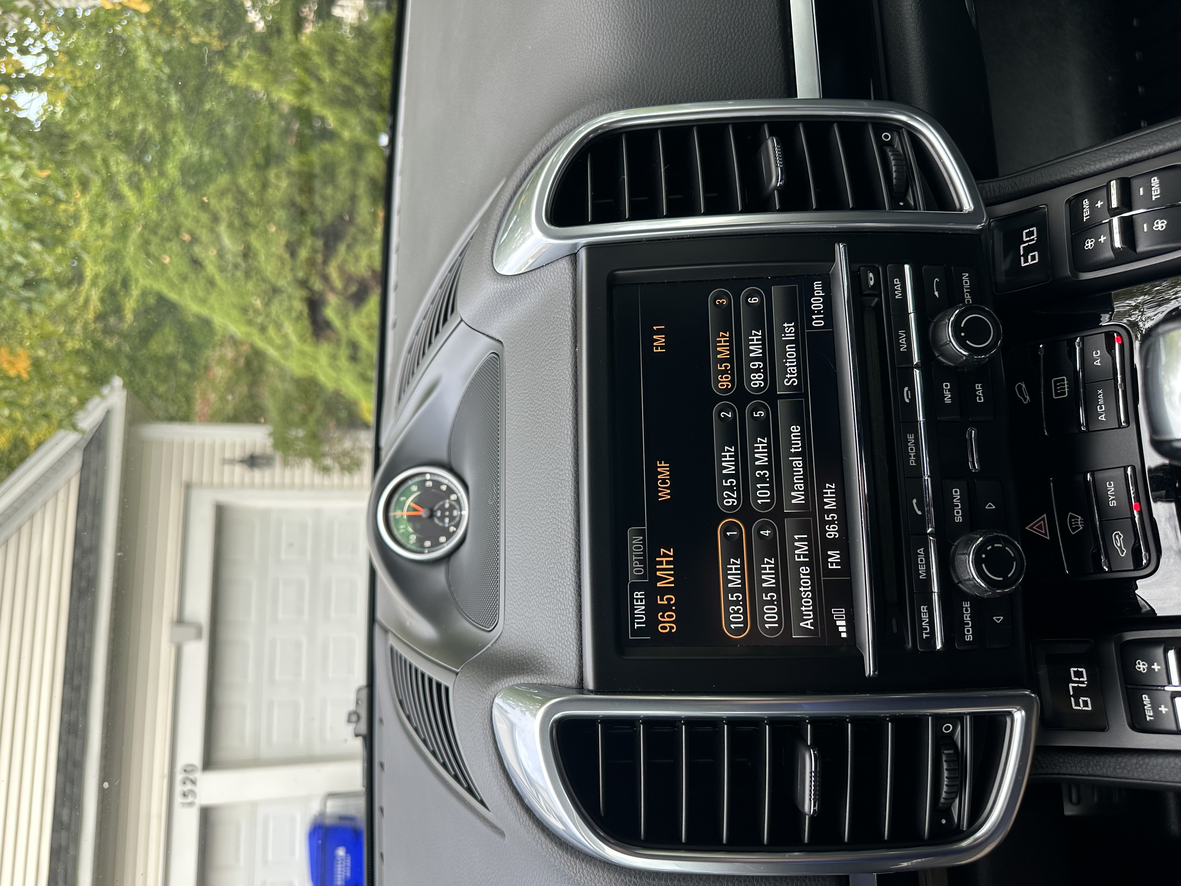 Used 2014 Porsche Cayenne Platinum Edition AWD/4WD image 17