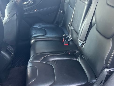 Used 2015 Jeep Cherokee Latitude w/ Comfort/Convenience Group AWD/4WD image 10