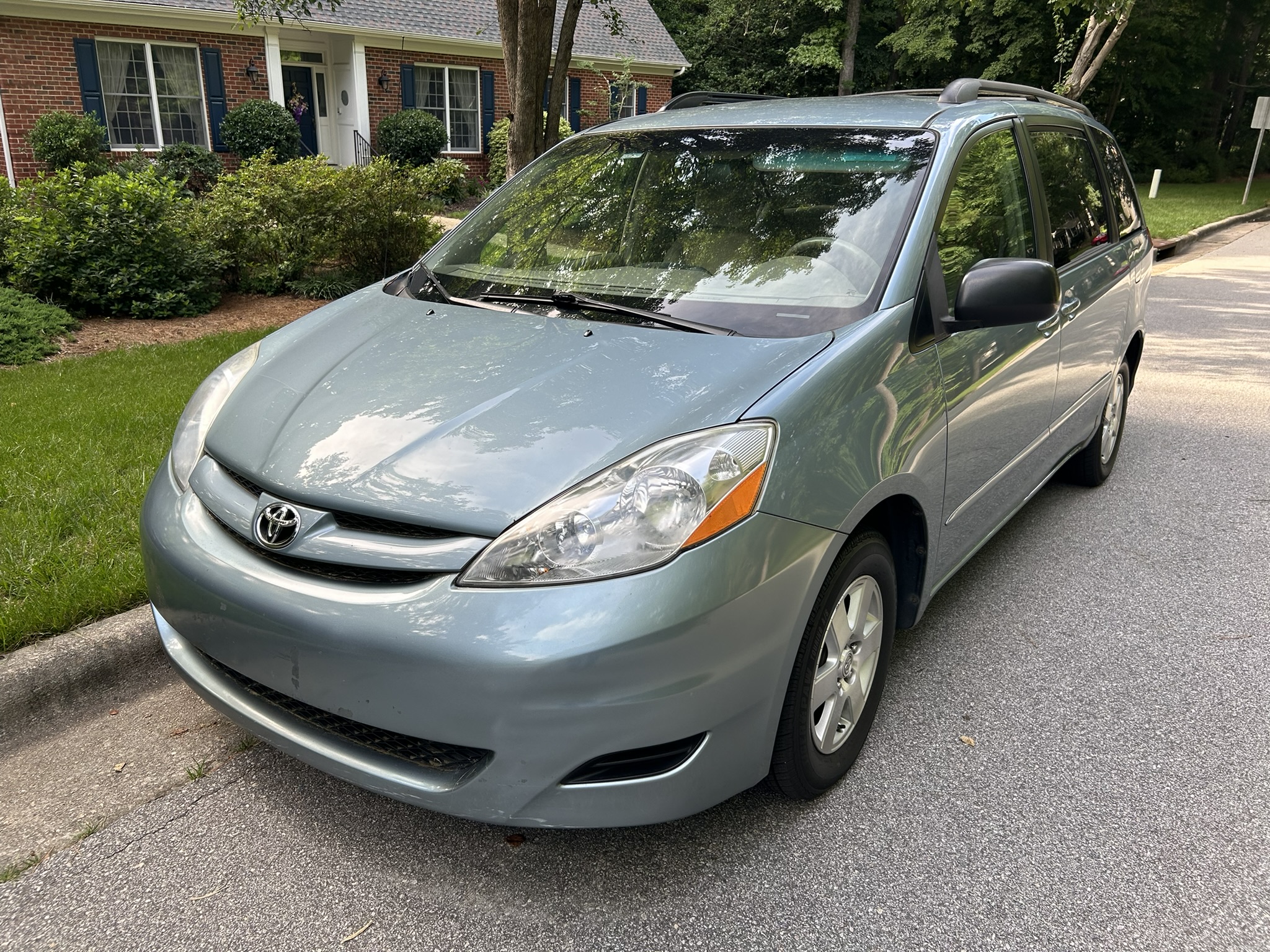 Used 2009 Toyota Sienna LE FWD image 18