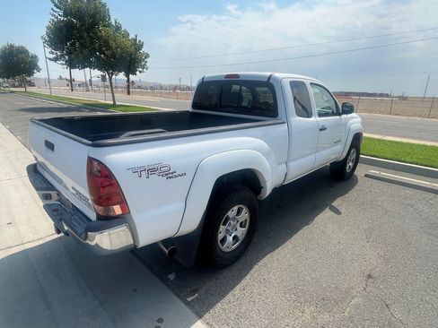 Used 2007 Toyota Tacoma PreRunner image 8