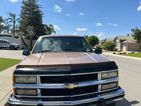 Used 1994 Chevrolet Suburban 4WD image 4