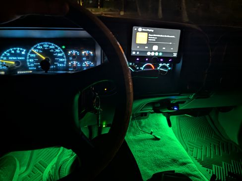 Used 1999 Chevrolet Tahoe 4WD 2-Door w/ Preferred Equipment Group image 26