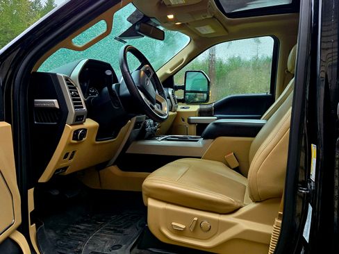 Used 2017 Ford F250 Lariat w/ Lariat Ultimate Package image 6