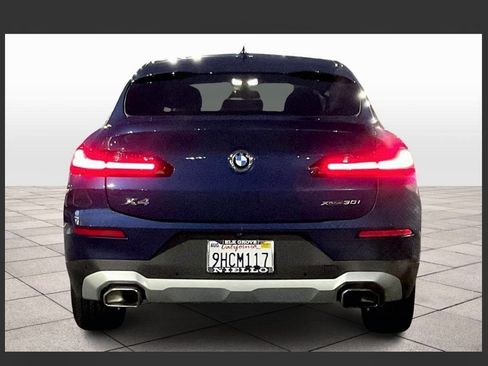 Used 2024 BMW X4 xDrive30i w/ Premium Package image 11