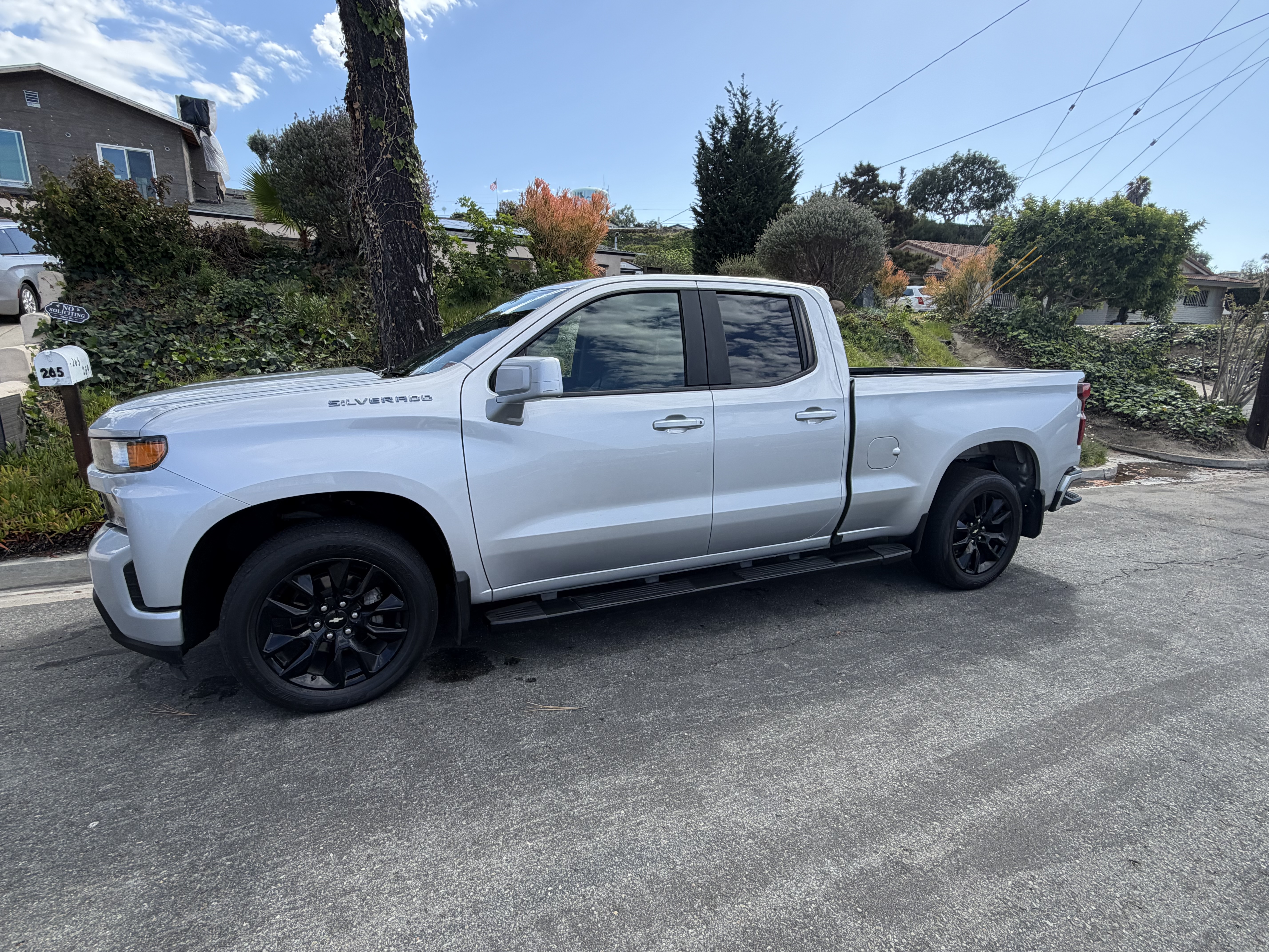 Used 2019 Chevrolet Silverado 1500 Custom RWD image 2
