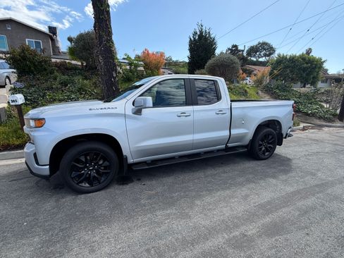 Used 2019 Chevrolet Silverado 1500 Custom image 2