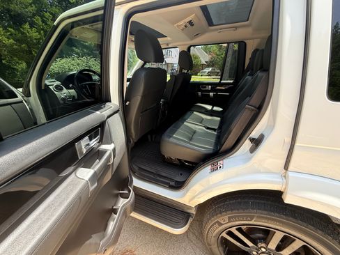 Used 2016 Land Rover LR4 HSE Silver Edition AWD/4WD image 14