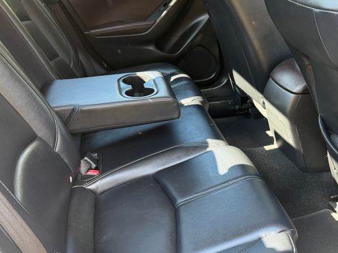 Used 2017 MAZDA MAZDA3 Touring FWD image 9