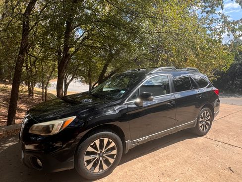 Used 2015 Subaru Outback 2.5i Limited image 12
